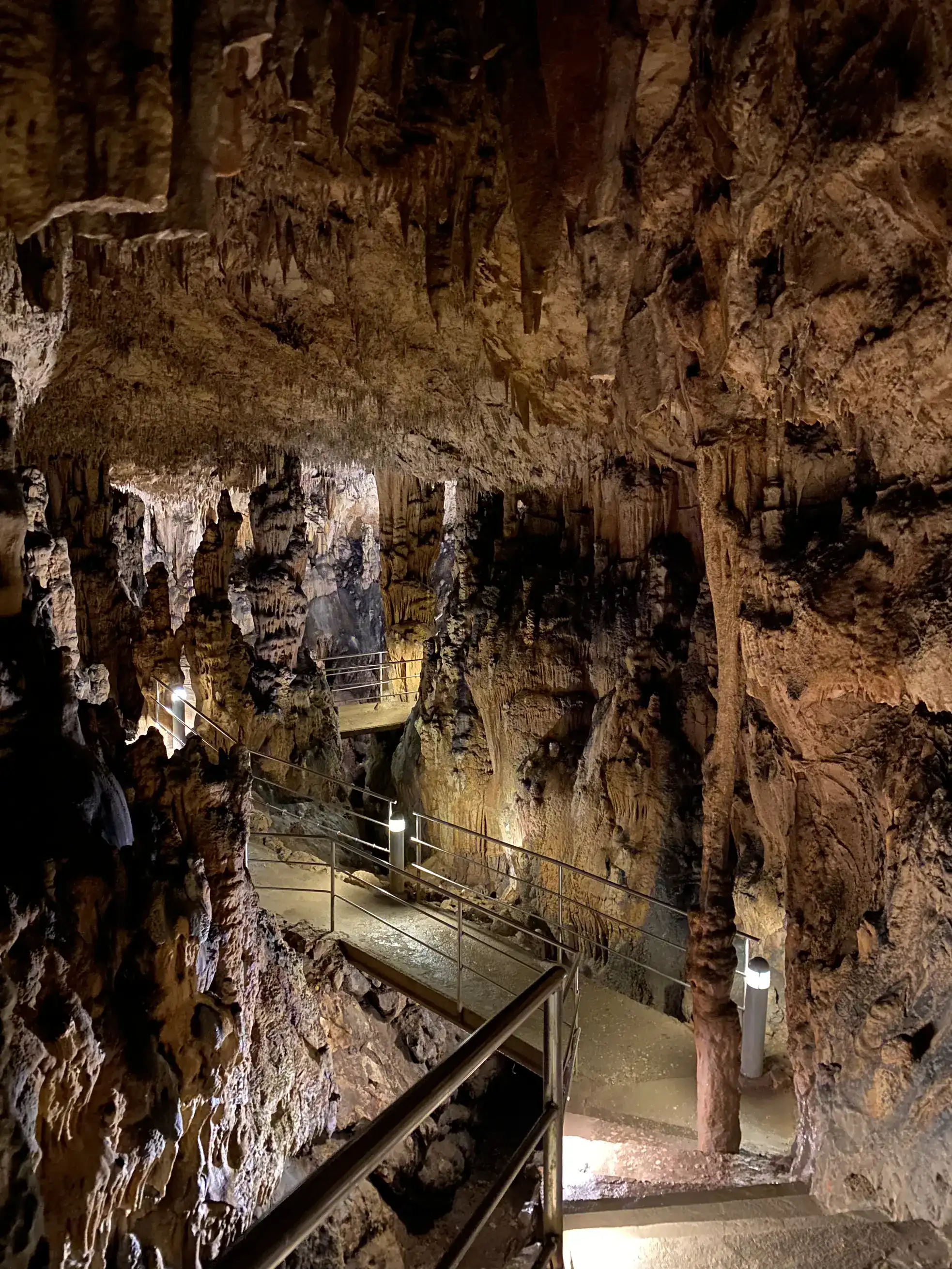 Biserjuka Höhle