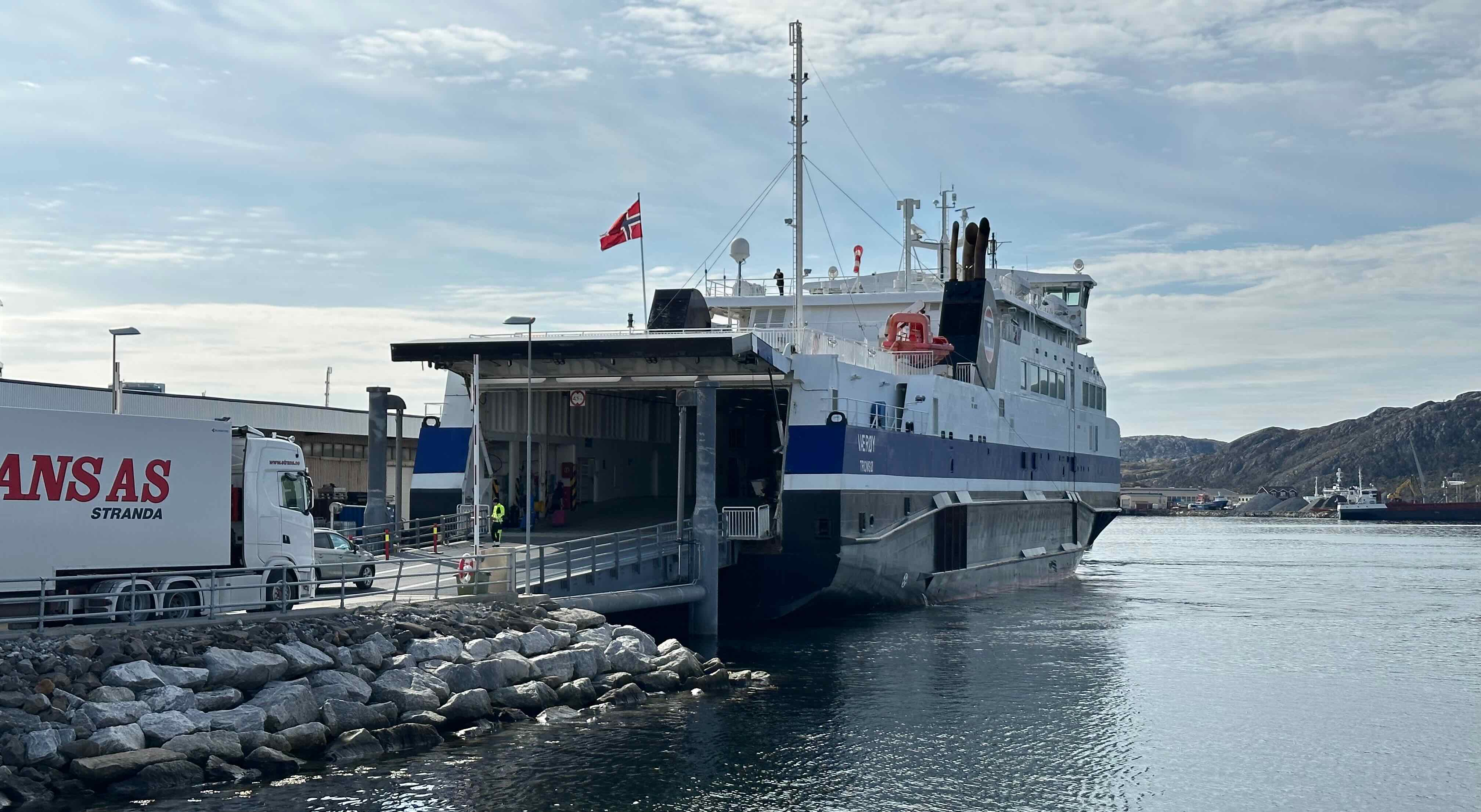 Fähre auf die Lofoten